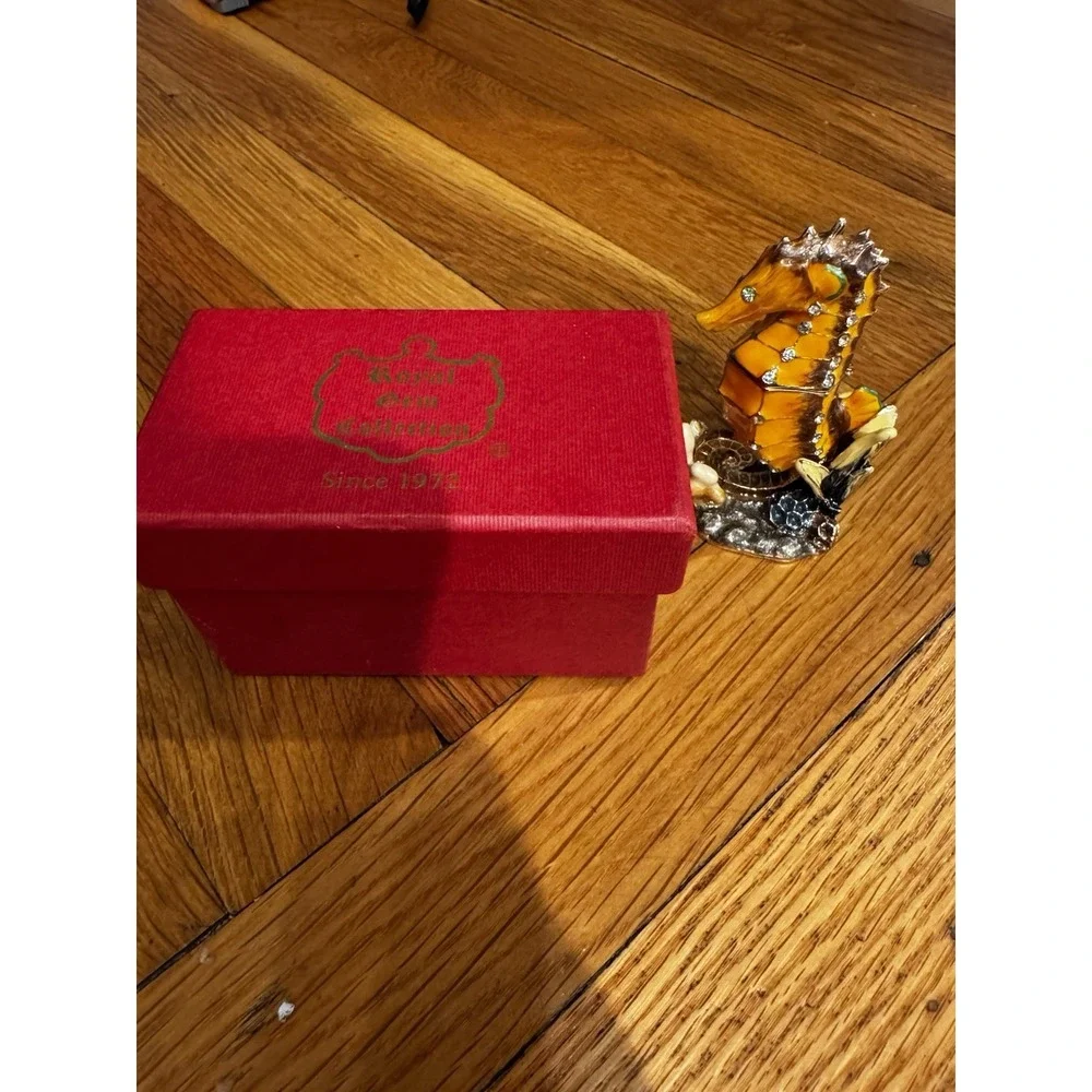 The Royal gem Collection Seahorse Bejeweled Trinket Box Enameled‎
